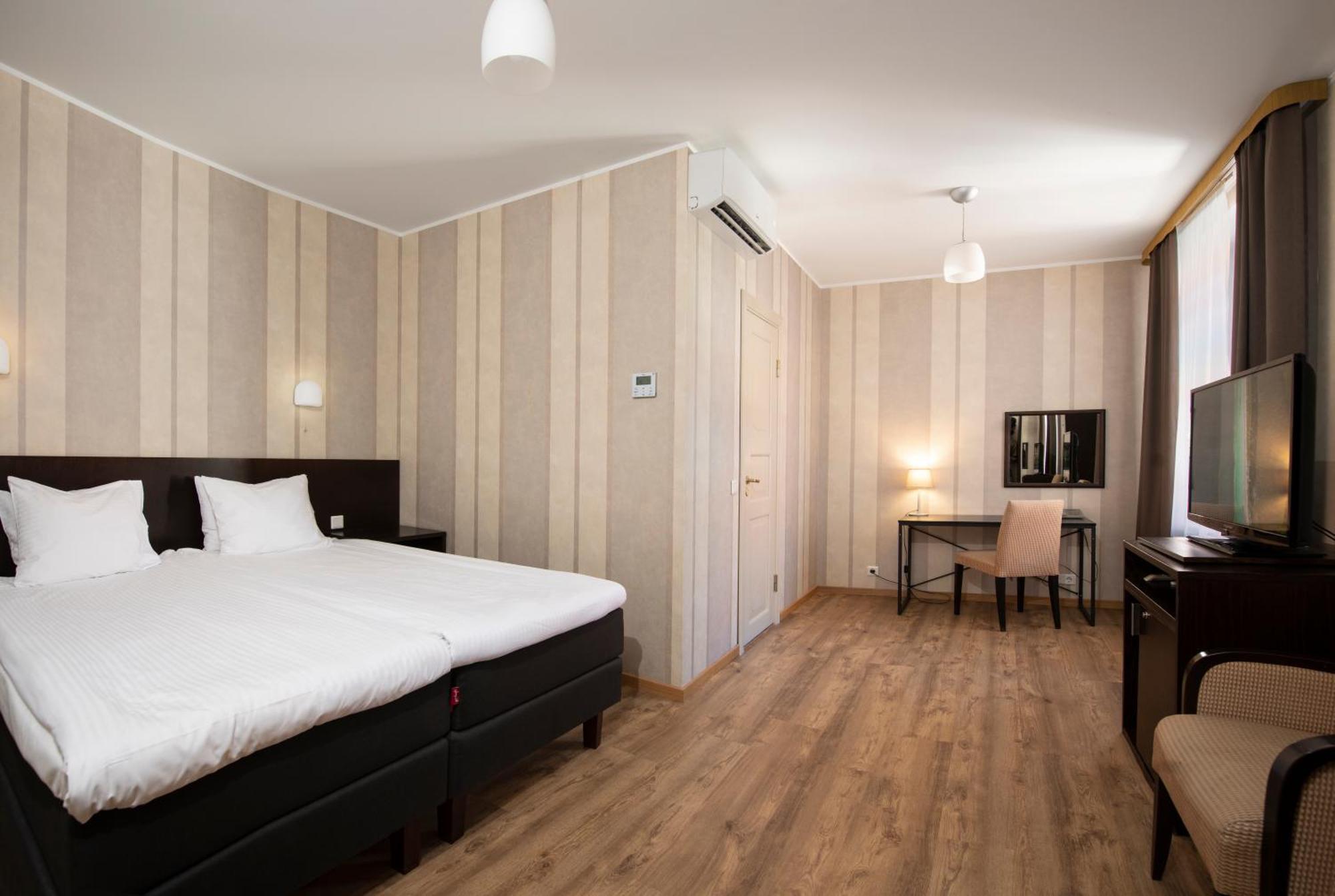Hotell Hestia Barons Old Town 4*